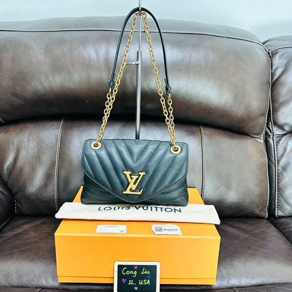 Louis Vuitton Handbags - Louis Vuitton New Wave Chain Bag Noir